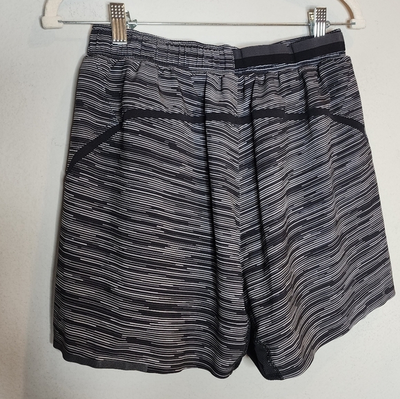 Lululemon Lined Surge Short 4.5" Waistband Loops Black Grey Men's Size Medium - Picture 1 of 16